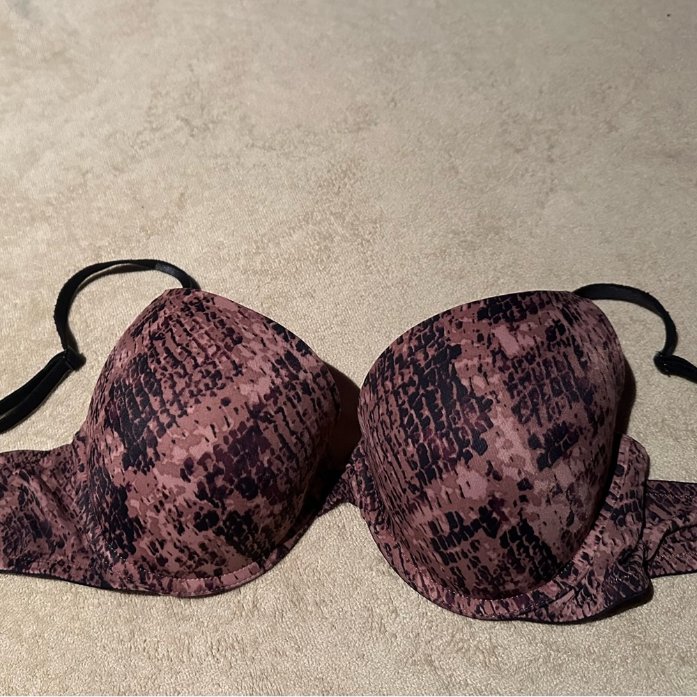 Victorias Secret Everywhere Push up bra in pink and black